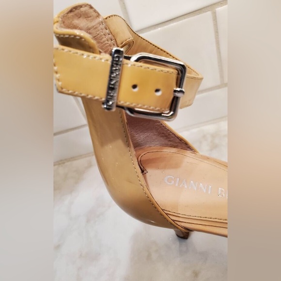Gianni Bini Nude Patent Leather Ankle Strap Open Toe High Heel Sandals Sz 8 - Picture 2 of 10